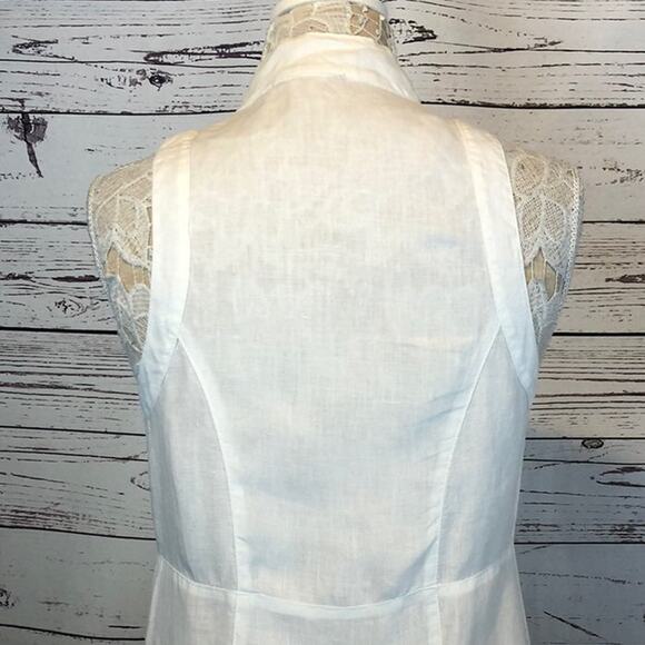 Subtle Luxury Linen White sleevless top with ruffels and high neck size small - Picture 8 of 12